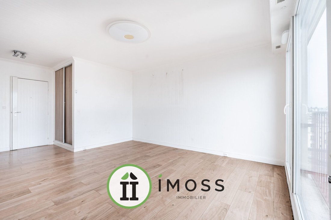 Apartment in Amiraux-Simplon-Poissonniers, Paris 18e Arrondissement, Paris 4 - 17868753