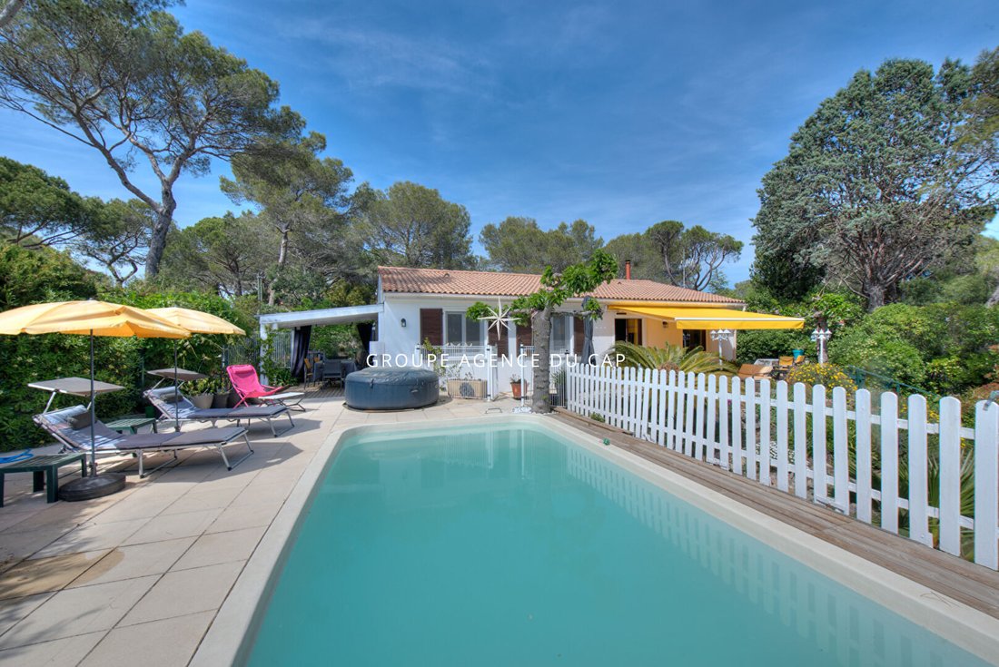 Villa in Exterieurs, Frejus, France 1 - 17866786