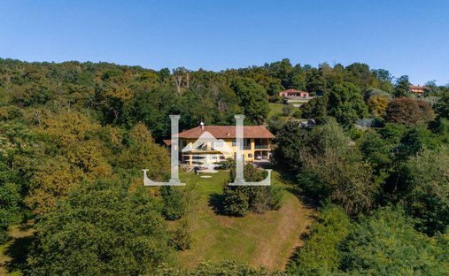 Villa in Angera, Lombardei, Italien 1
