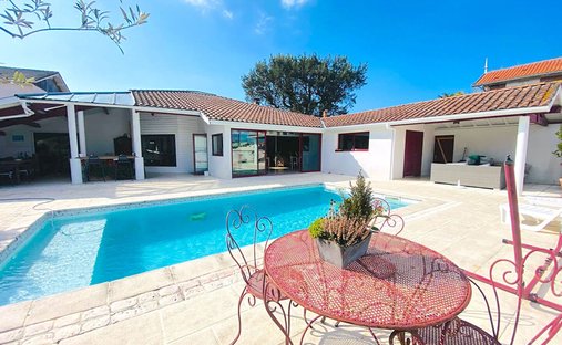 Villa in Centre Ville, Gujan-Mestras, France 1
