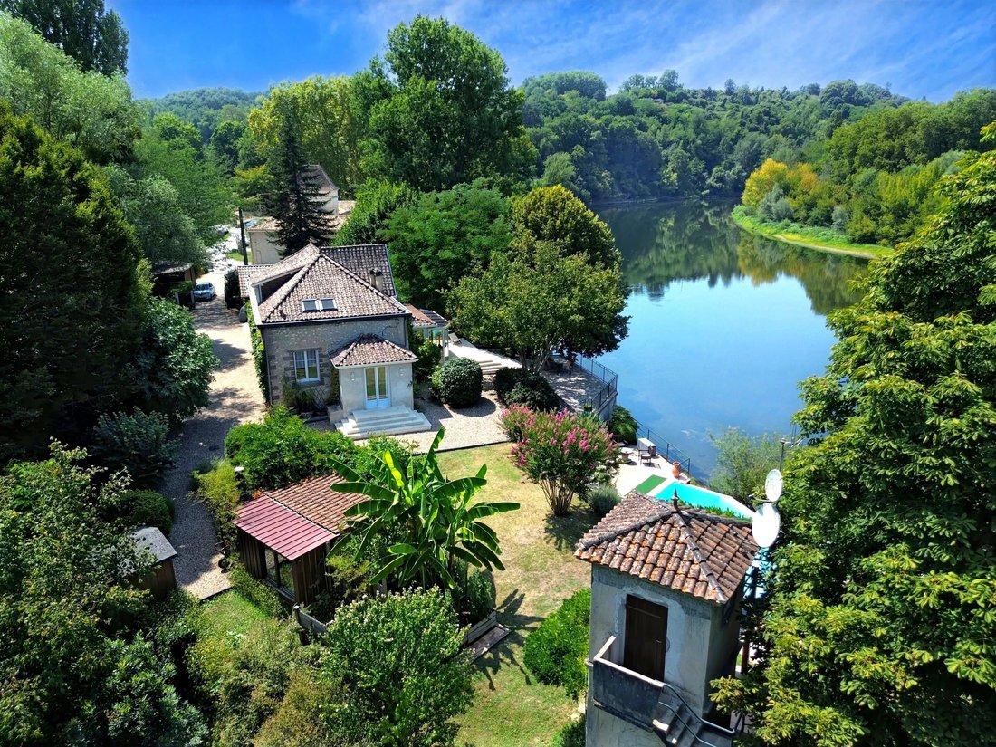 House in Pessac-sur-Dordogne, Nouvelle-Aquitaine, France 1 - 17866864