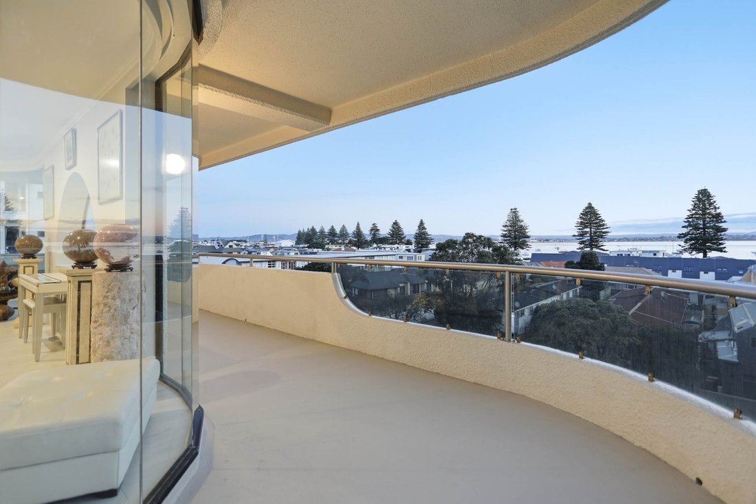 House in Mount Maunganui, Bay of Plenty, New Zealand 2 - 17868636