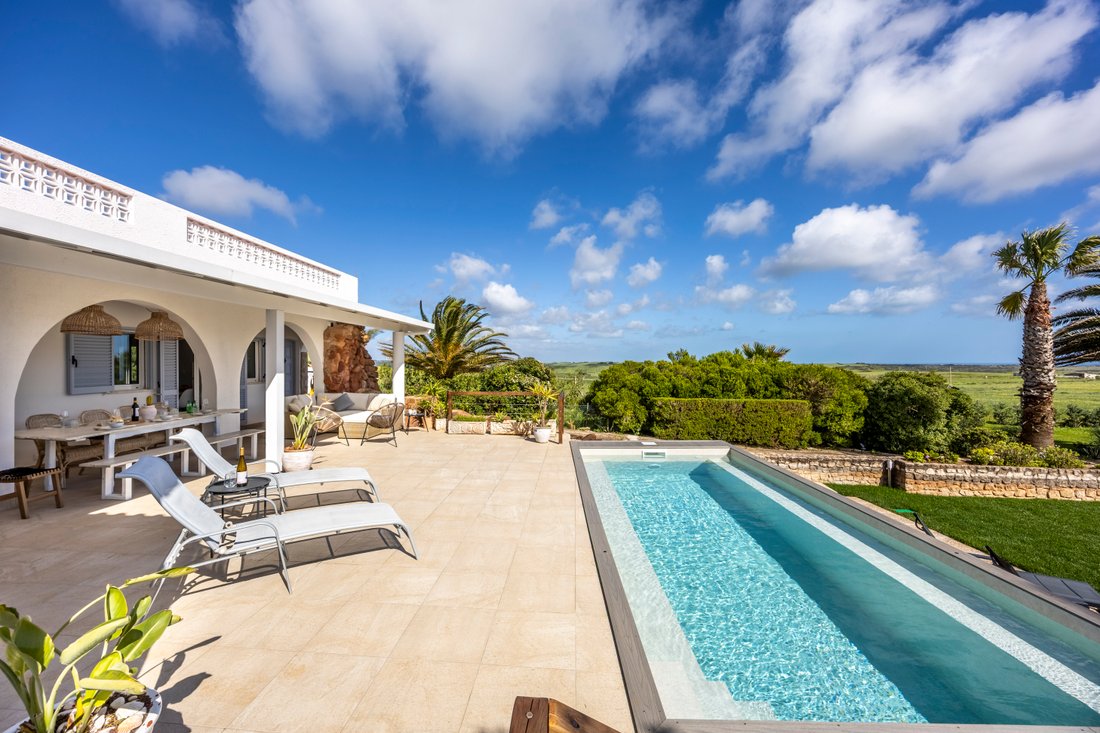 Villa in Vila do Bispo e Raposeira, Algarve, Portugal 1 - 17870121