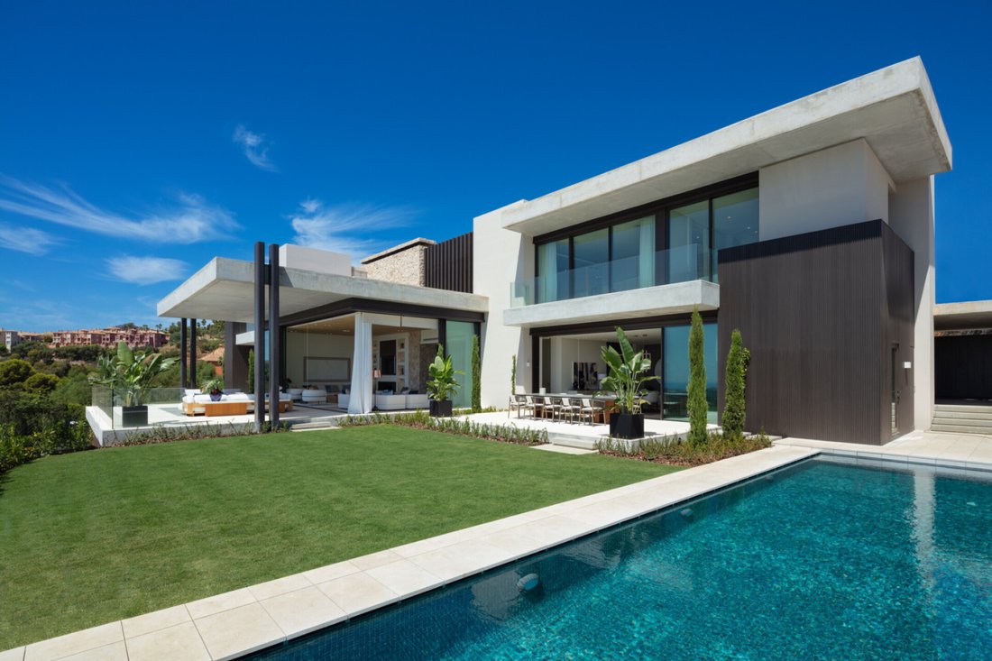 Villa in Benahavis, Andalusia, Spain 1 - 17870459