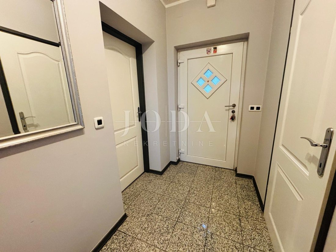 House in Mjesni odbor Srdoci, Grad Rijeka, Primorje-Gorski Kotar County 3 - 17870239