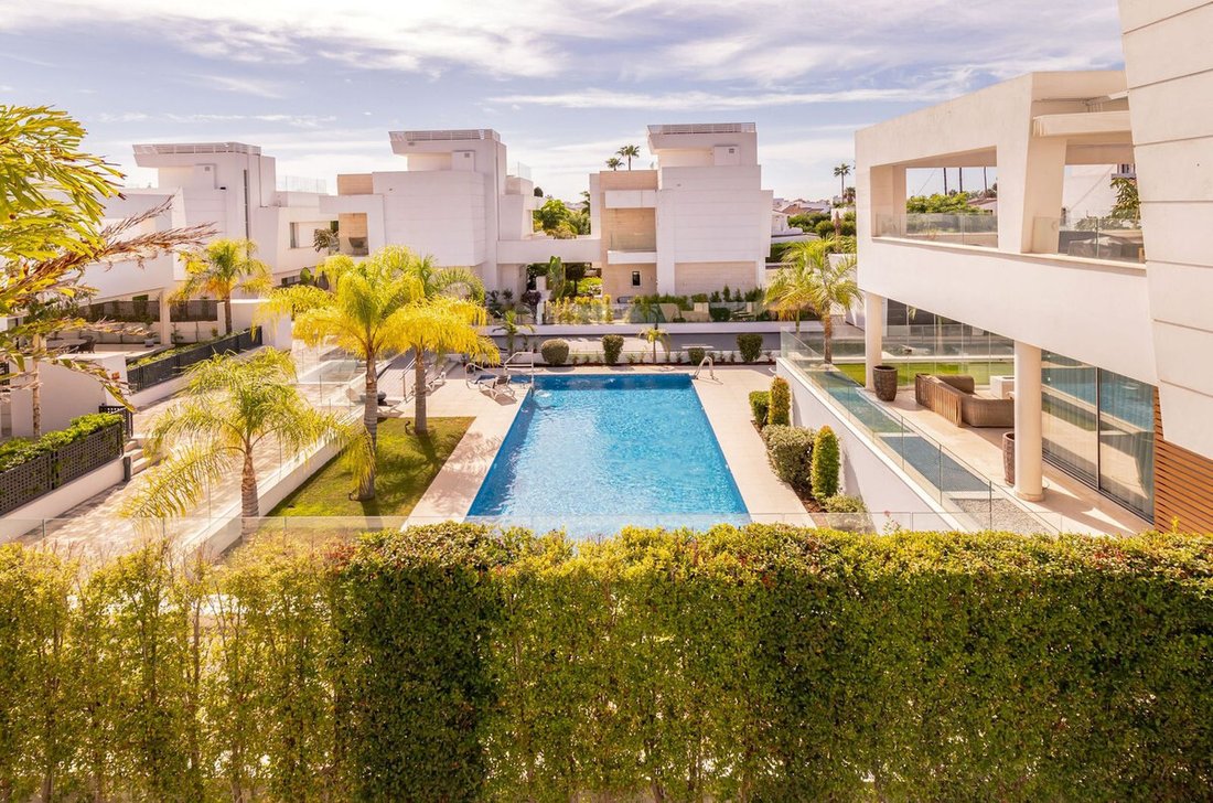 Villa in San Pedro de Alcantara, Andalusia, Spain 1 - 17870218