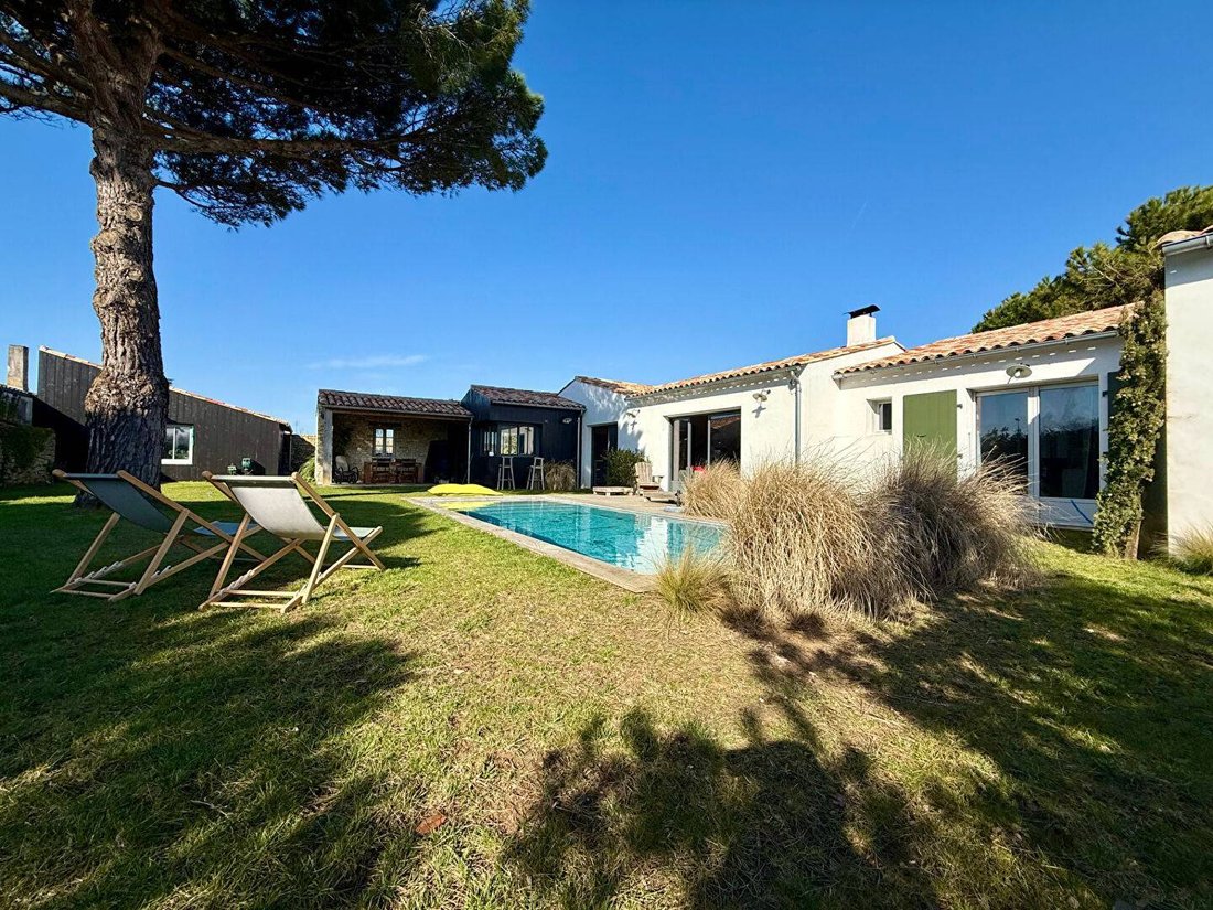 House in Sainte-Marie-de-Ré, Nouvelle-Aquitaine, France 2 - 17870164