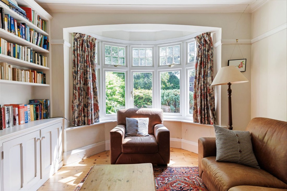 House in Sunnymead, Oxford, England 3 - 17870223