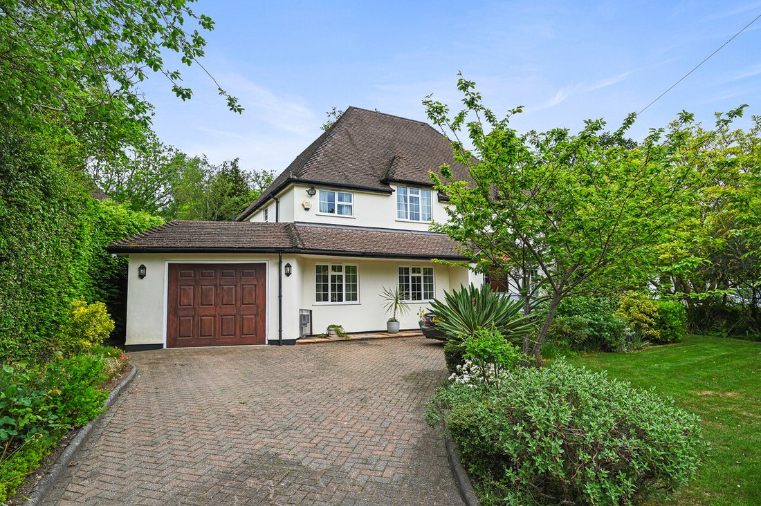 House in Ducks Hill, Hillingdon, England 1 - 17870249