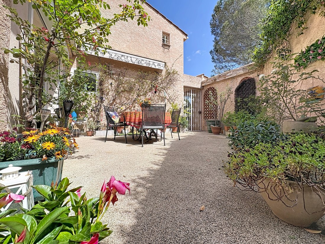 Villa in Le Dramont-Agay-Anthéor-Le Trayas, Saint-Raphaël, France 3 - 17870142