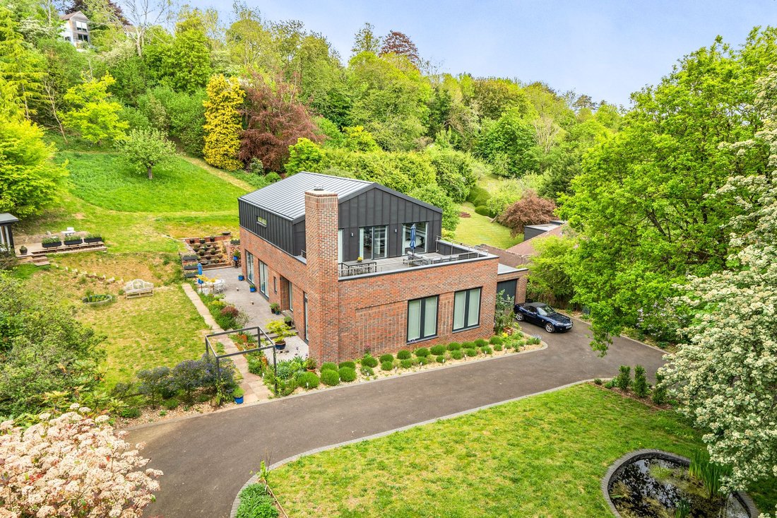 House in Woldingham, England 4 - 16762596