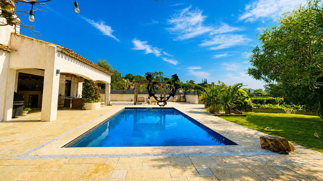 House in Nartelle-Noyer-Bellevue-bd des Sardinaux, Sainte-Maxime, France 1 - 17562437