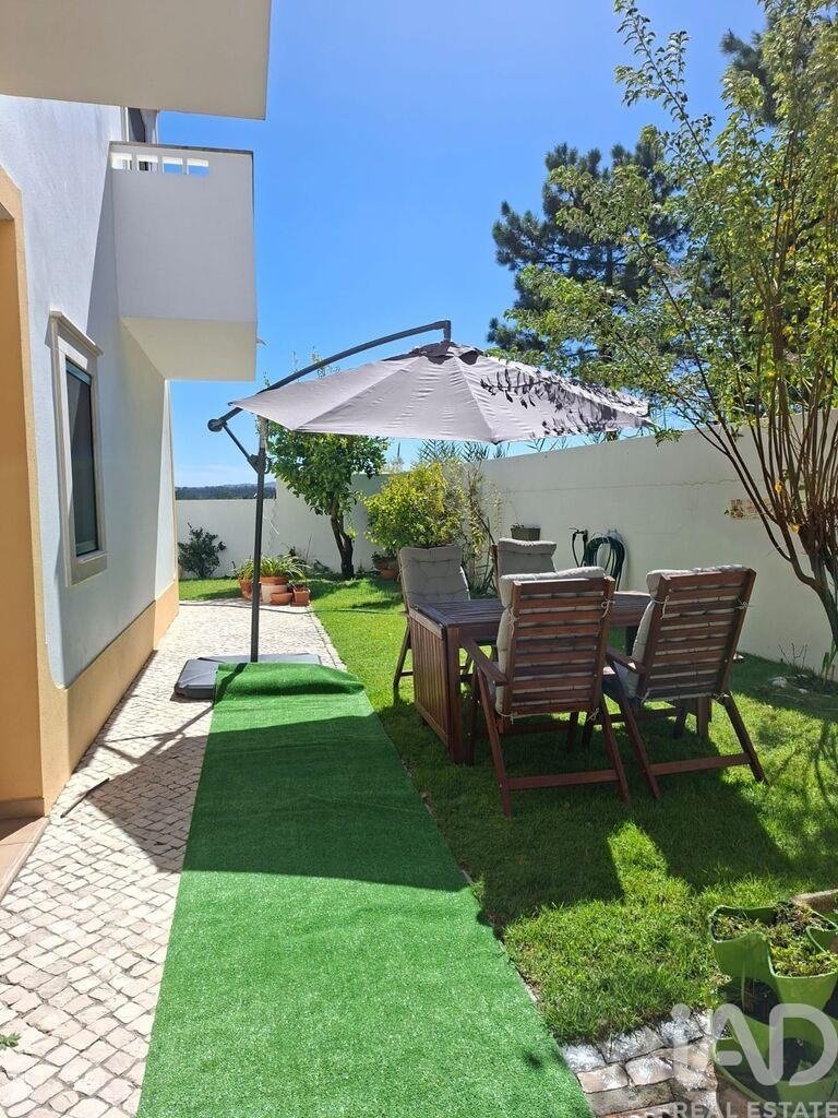 Townhouse in Santo Onofre e Serra do Bouro, Leiria District, Portugal 2 - 17871040