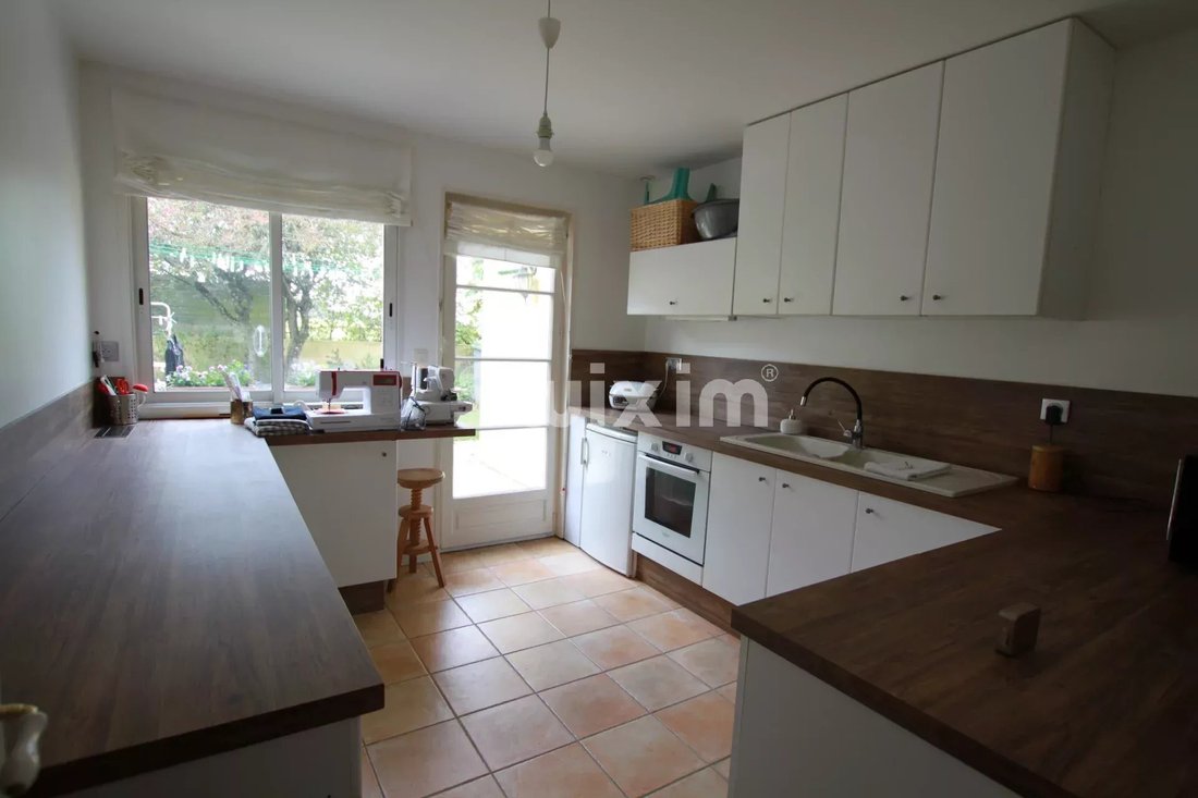 Estate in Saint-Cyr-sur-le-Rhone, Auvergne-Rhône-Alpes, France 4 - 17870589