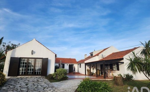 Farm Ranch in Famalicão, Leiria, Portugal 1
