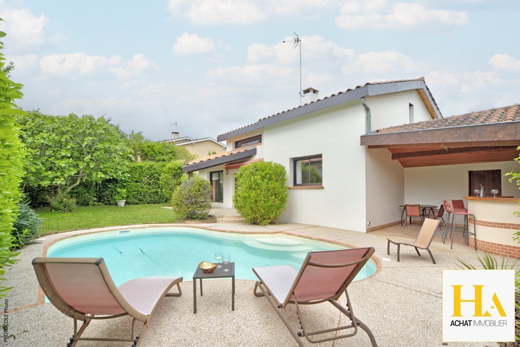 Villa in Belveze, L'Union, France 1 - 17870566