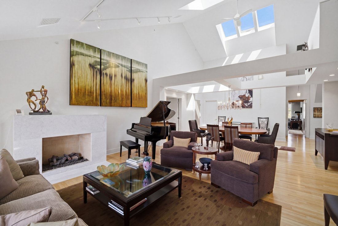 Condo in Highwood, Illinois, United States 4 - 17870632