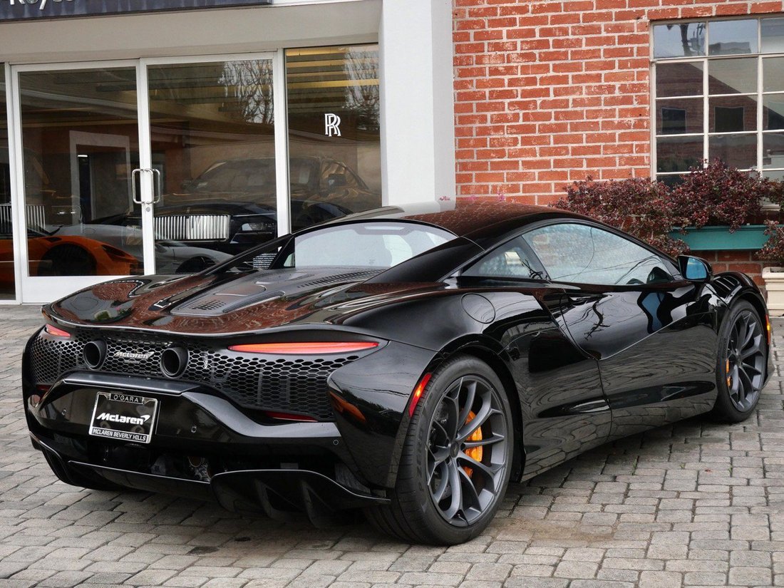 Coupe in Beverly Hills, CA, United States 4 - 17870493