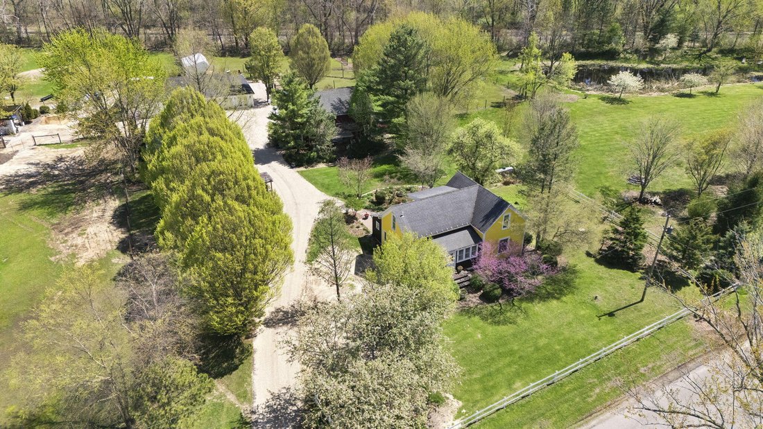 Farm Ranch in Sawyer, Michigan, United States 1 - 17870648