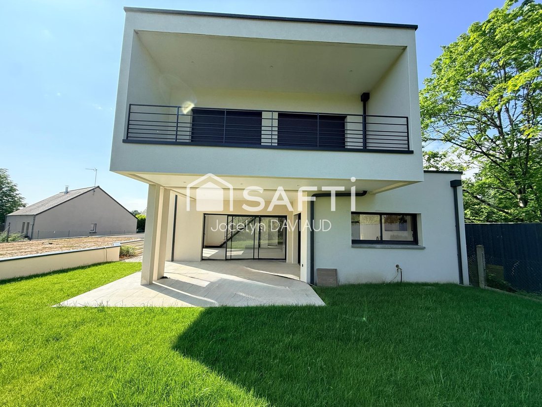 House in Juigne-sur-Loire, Les Garennes-sur-Loire, France 3 - 16022361