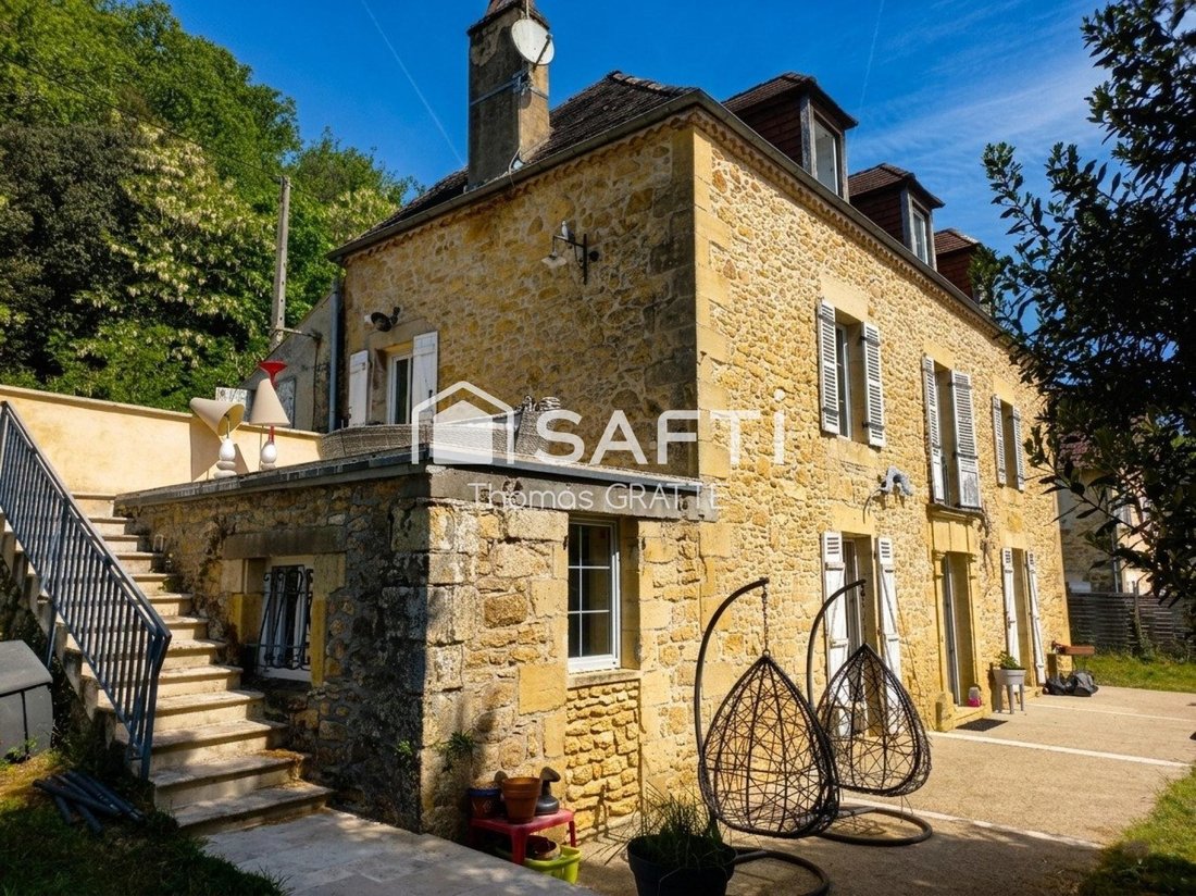House in Arrondissement of Sarlat-la-Canéda, Nouvelle-Aquitaine, France 1 - 17871543