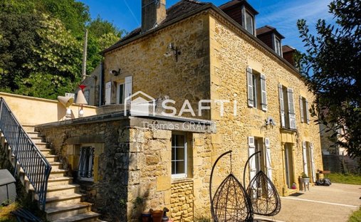House in Arrondissement of Sarlat-la-Canéda, Nouvelle-Aquitaine, France 1