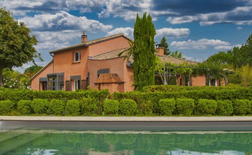House in Rouffiac-Tolosan, Occitania, France 1
