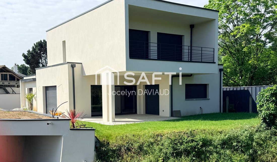 House in Juigne-sur-Loire, Les Garennes-sur-Loire, France 1 - 16022361