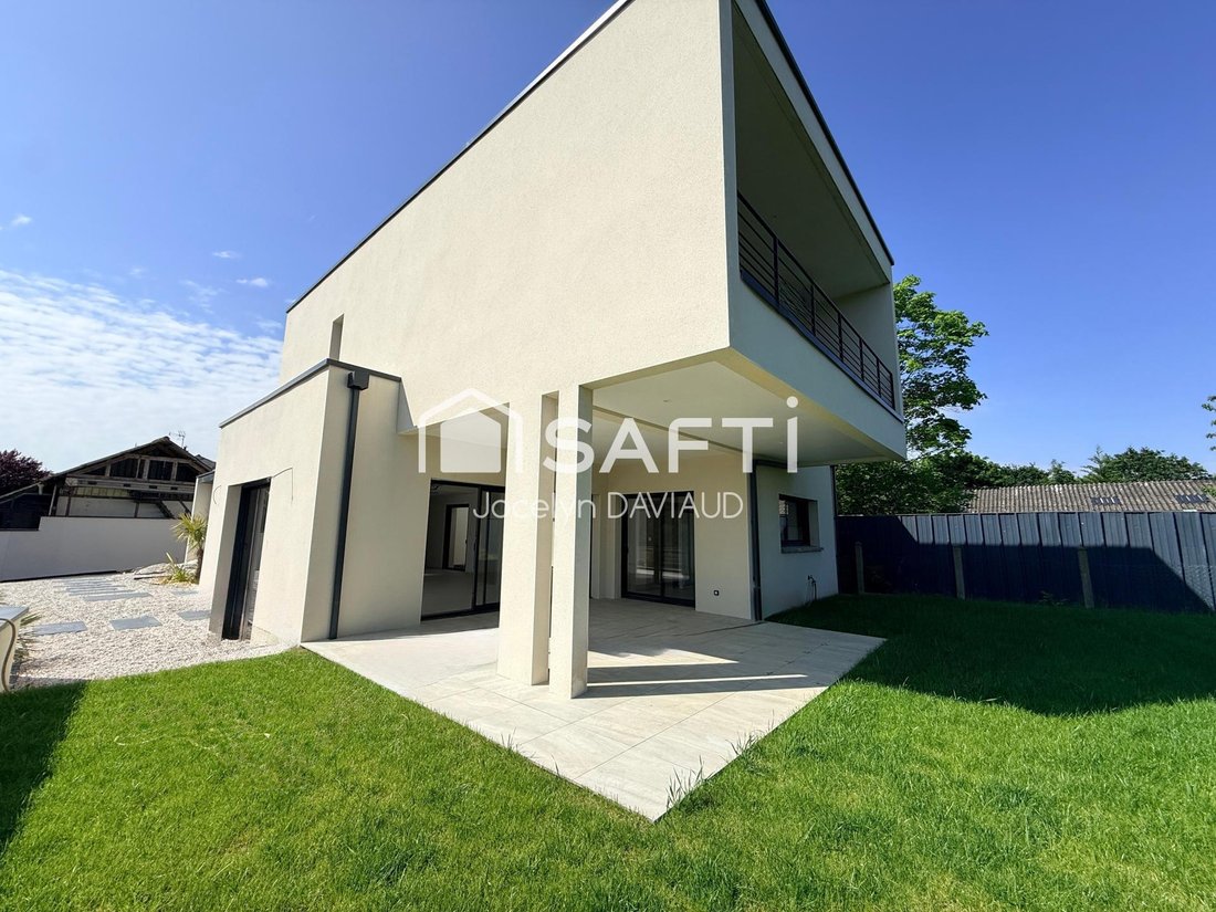 House in Juigne-sur-Loire, Les Garennes-sur-Loire, France 2 - 16022361