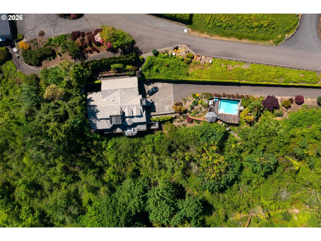House in Lake Oswego, Oregon, United States 2 - 17870922