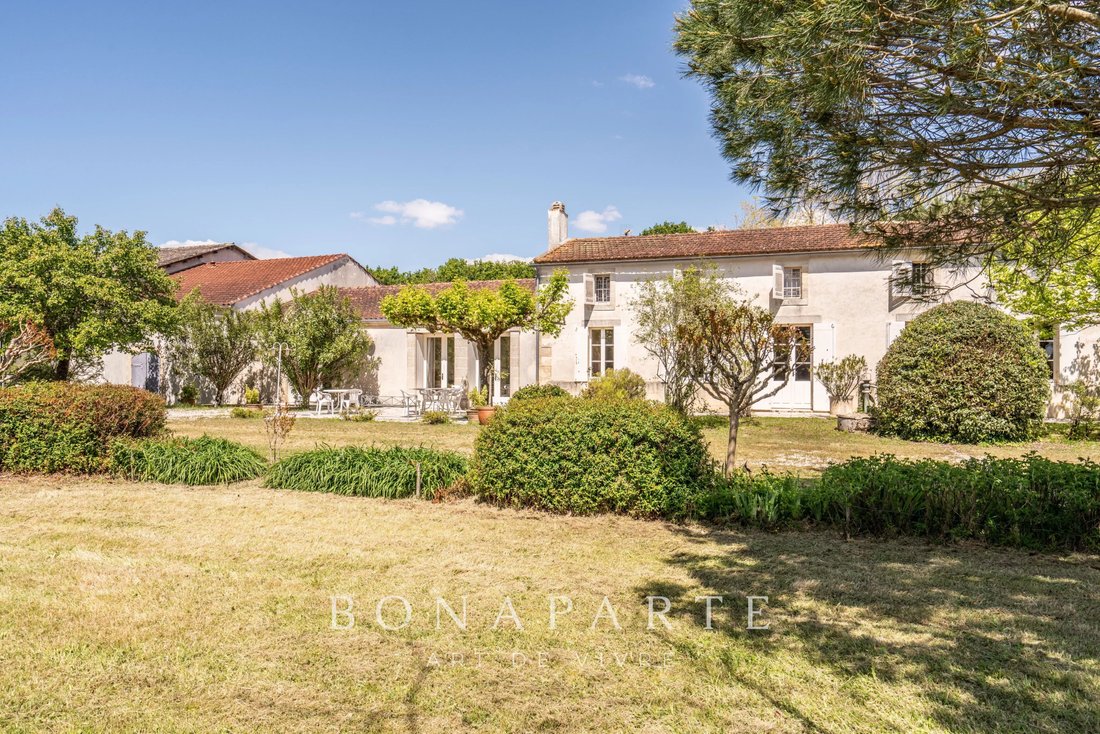 Estate in Bégadan, Nouvelle-Aquitaine, France 3 - 17862953