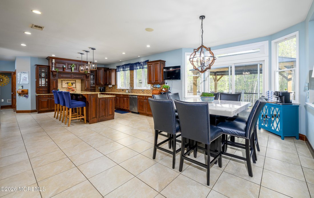 House in Freehold Township, New Jersey, United States 4 - 17870634