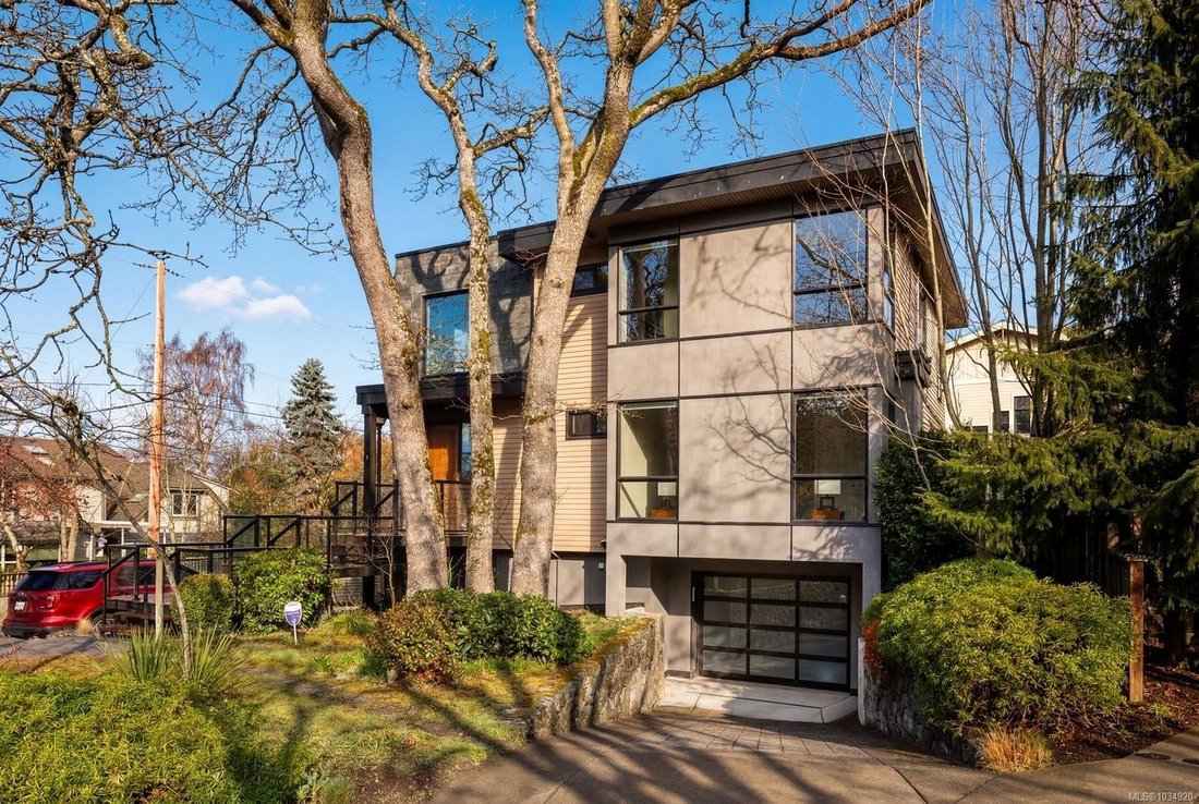 House in Victoria, British Columbia, Canada 2 - 17876244