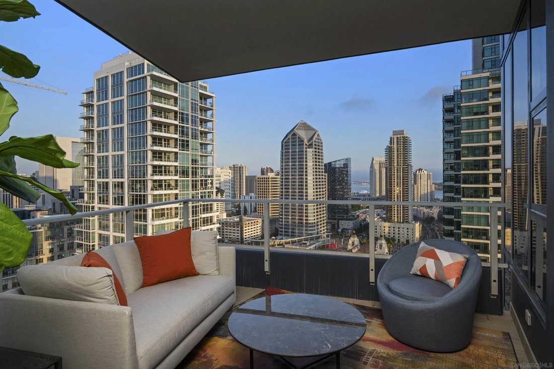 Condo in San Diego, California, United States 4 - 17879056
