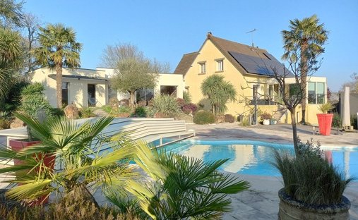House in Cosmes, Pays de la Loire, France 1