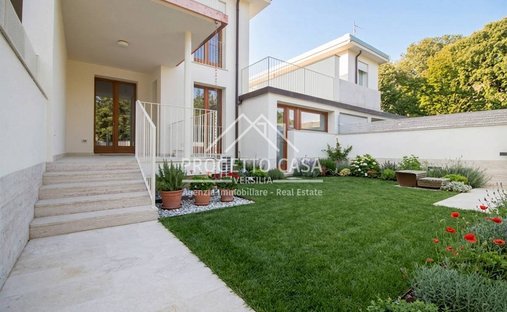 House in Lido di Camaiore, Camaiore, Tuscany 1