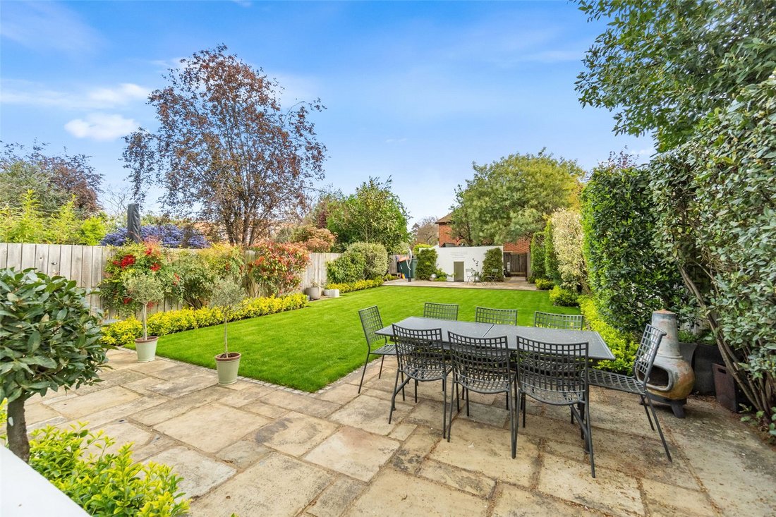 House in Richmond Upon Thames, England 2 - 17878921
