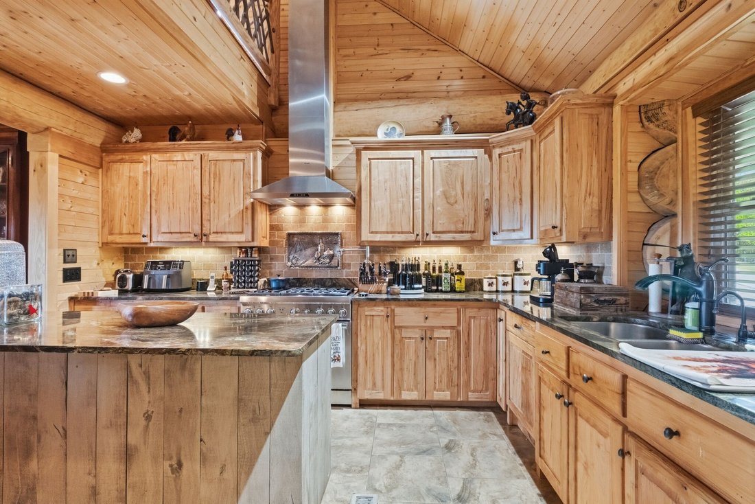 House in Elizabethton, Tennessee, United States 4 - 17876442