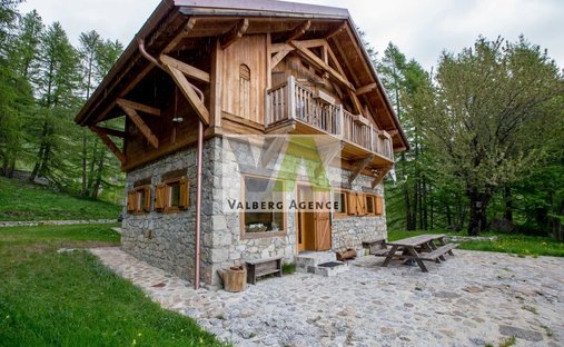 Chalet in Entraunes, Provence-Alpes-Côte d'Azur, France 1