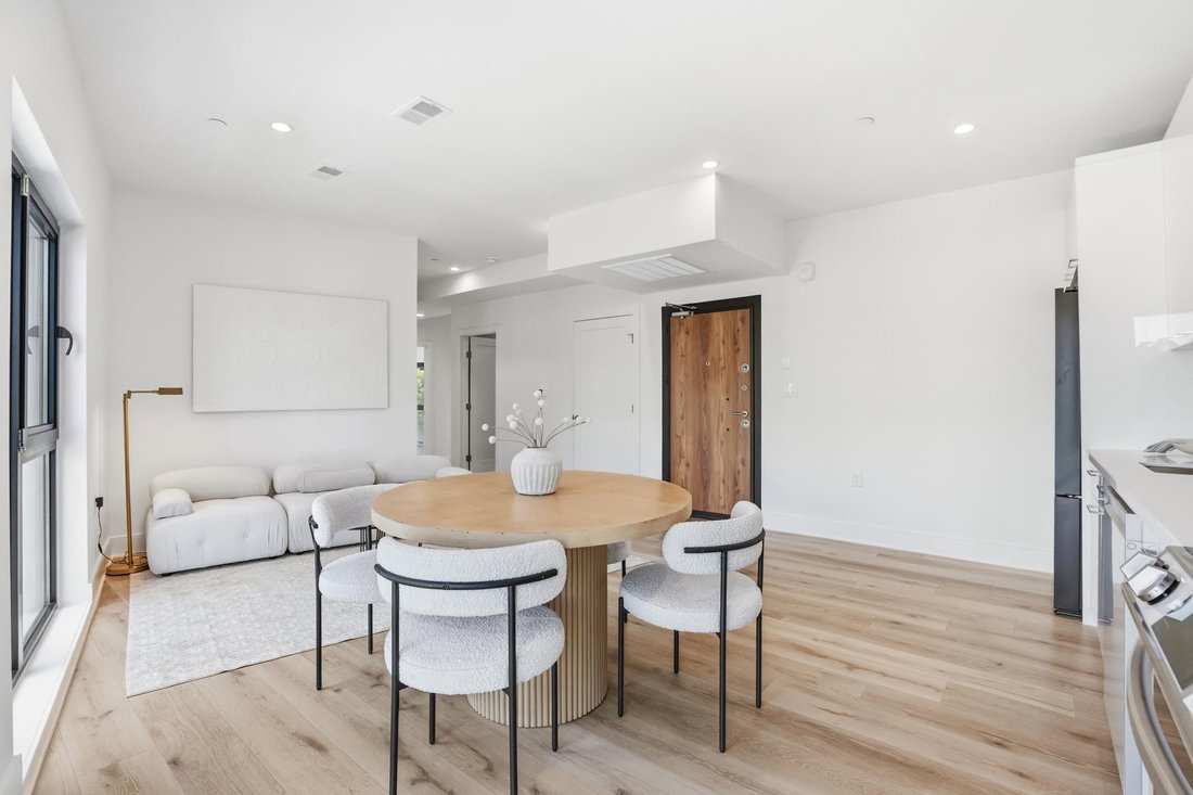 Condo in Washington, District of Columbia, United States 5 - 17887206