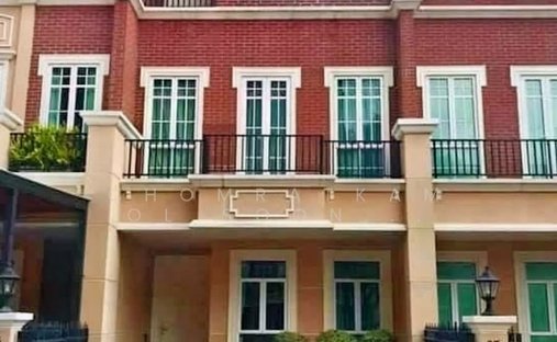 Townhouse in Watthana, Thailand 1