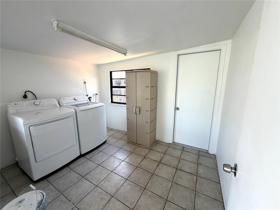 Condo in Miami, Florida, United States 4 - 17882469