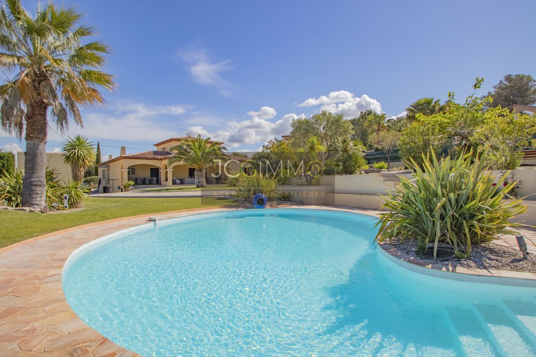 Villa a Hyères, Provenza-Alpi-Costa Azzurra, Francia 1 - 17875650