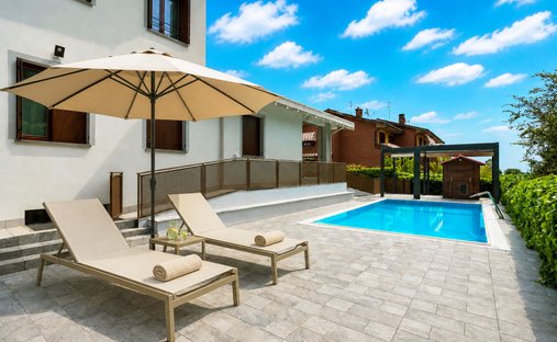 Villa in Chignolo d'Isola, Lombardy, Italy 1