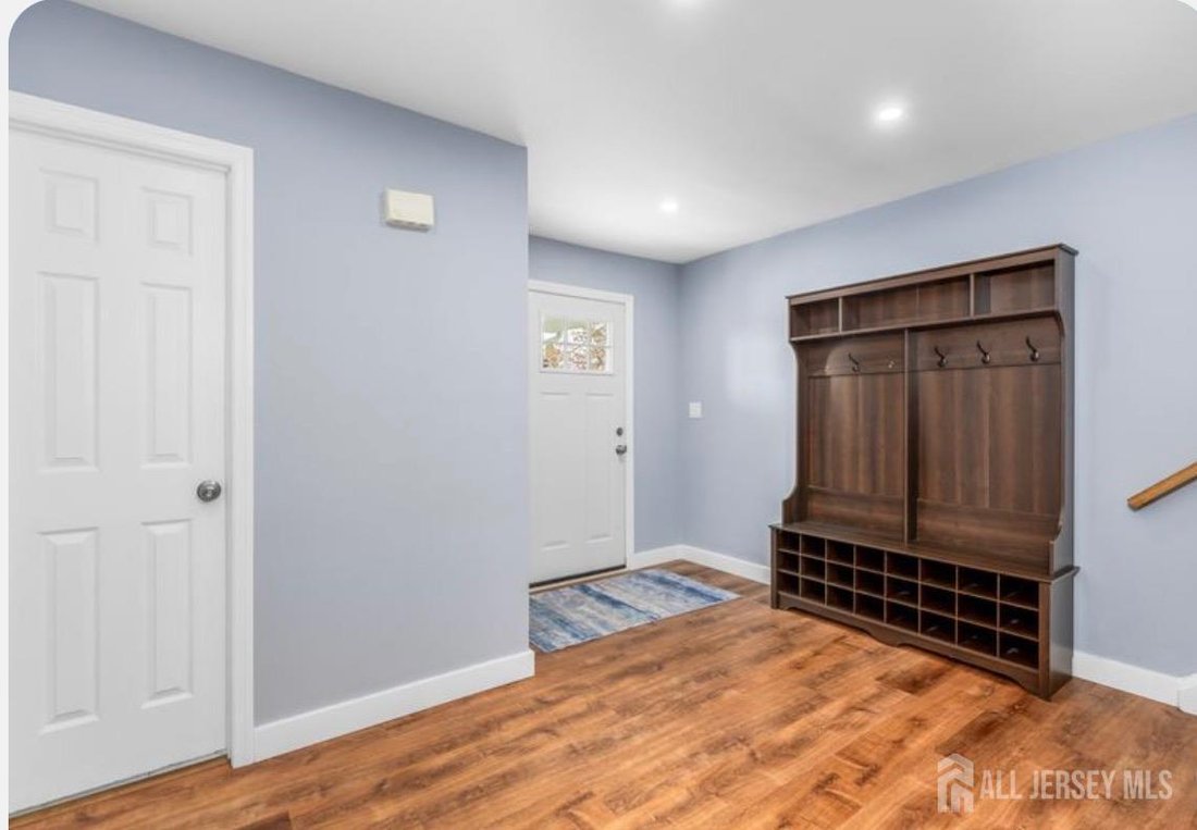 House in Sayreville, New Jersey, United States 5 - 17871573