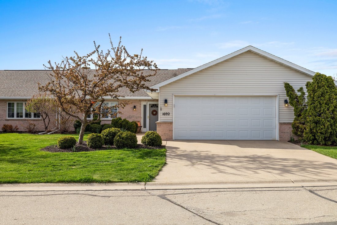 Condo in Green Bay, Wisconsin, United States 4 - 17871450