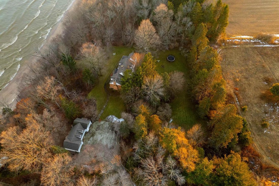 House in Manitowoc, Wisconsin, United States 4 - 17882259
