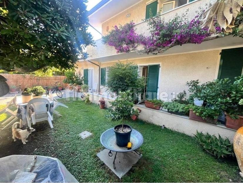 House in Center, Forte dei Marmi, Tuscany 2 - 17882378
