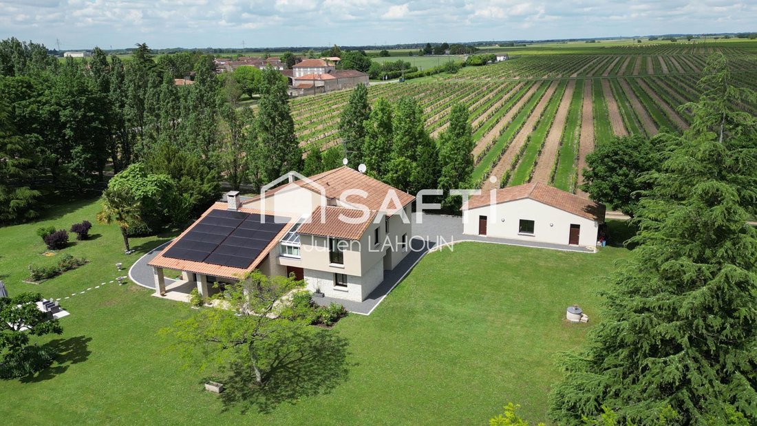 House in Jarnac, Nouvelle-Aquitaine, France 2 - 17884558