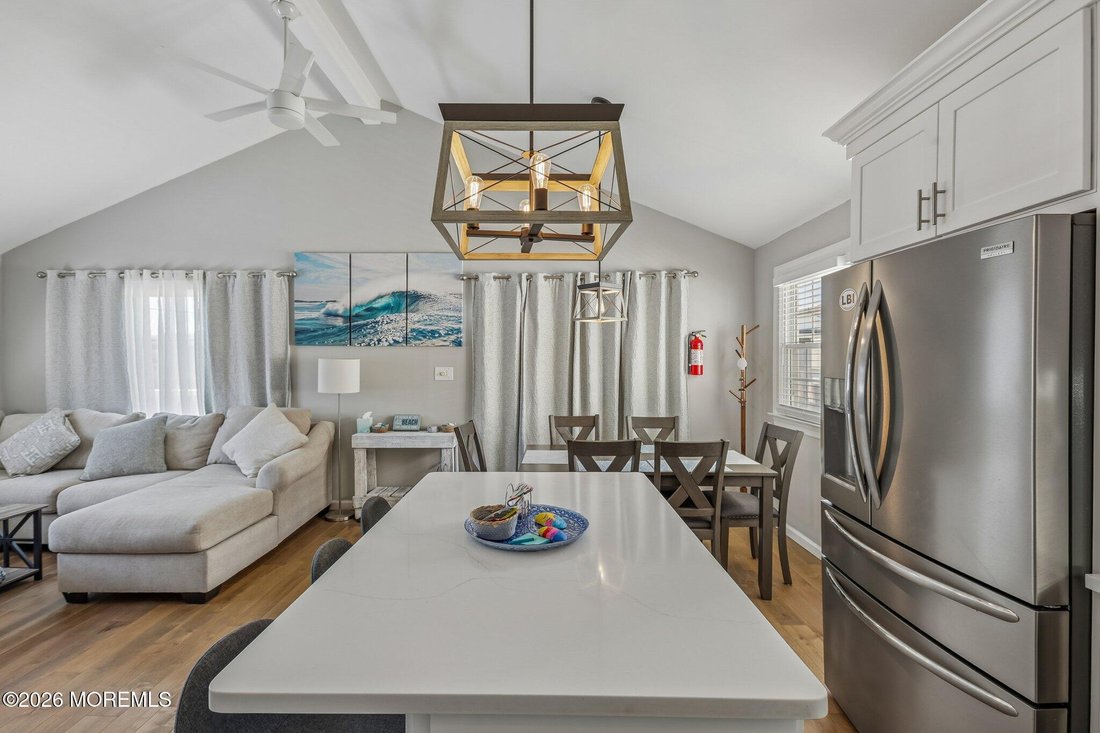 House in Ship Bottom, New Jersey, United States 5 - 17880763